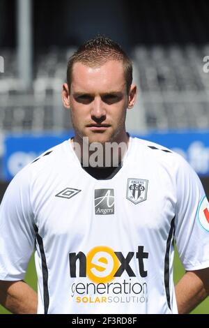 FOOTBALL - CHAMPIONNAT FRANÇAIS 2010/2011 - L2 - PRÉSENTATION SCO ANGERS - 31/08/2010 - PHOTO PASCAL ALLEE / DPPI - EMMANUEL BOURGAUD Banque D'Images