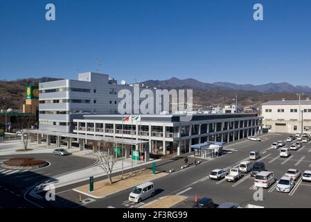 HÔTEL DE VILLE DE YAMANASHI, immeuble de bureaux du gouvernement, vue aérienne du site depuis le nord-est Banque D'Images