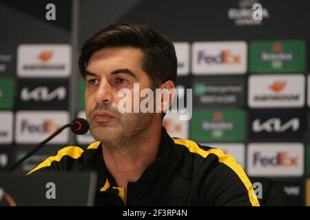 Kiev, Ukraine. 17 mars 2021. Kiev, UKRAINE - 17 MARS 2021 - l'entraîneur-chef de A. S. Roma Paulo Fonseca est photographié lors de la conférence de presse en prévision de l'UEFA Europa League Round de 16 2ème match contre le FC Shakhtar Donetsk au NSC Olimpiyski, Kiev, capitale de l'Ukraine crédit: UKRINFORM/Alay Live News Banque D'Images