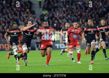 RUGBY - CHAMPIONNAT FRANÇAIS 2012/2013 - TOP 14 - 1/2 FINALE - RC TOULON / STADE TOULOUSAIN - 24/05/2013 - NANTES (FRA) - PHOTO PASCAL ALLEE / DPPI - LOUIS PICAMOLES (ST) / MATHIEU BASTAREAUD (TOULON) Banque D'Images