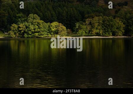 Eau de Buttermere dans le district du lac Banque D'Images