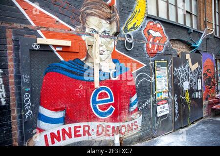 ACDC Lane Melbourne City Center avec art de rue et peintures rendant hommage au groupe de rock ACDC, Melbourne, Victoria, Australie Banque D'Images