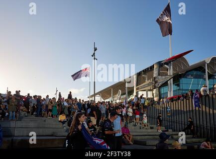 America's Cup Village à Auckland le jour de l'équipe Emirates La Nouvelle-Zélande a remporté la tasse Auld Banque D'Images