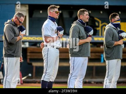 Edmond, OK, États-Unis. 16 mars 2021. Les joueurs de l'Oklahoma central avant un match de baseball entre les Oklahoma Christian Eagles et les Central Oklahoma Bronchos à Wendell Simmons Field à Edmond, OK. Gray Siegel/CSM/Alamy Live News Banque D'Images