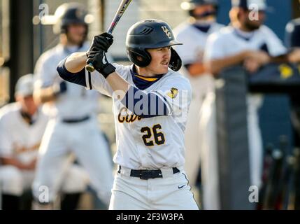 Edmond, OK, États-Unis. 16 mars 2021. Bennett Laurence, outfielder du centre de l'Oklahoma (26) à la batte lors d'un match de baseball entre les Oklahoma Christian Eagles et les Central Oklahoma Bronchos au stade Wendell Simmons Field à Edmond, Oklahoma. Gray Siegel/CSM/Alamy Live News Banque D'Images