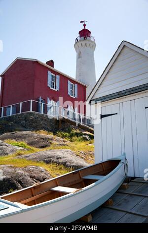 Vue sur le phare Fisgard, fort Rod Hill, Victoria, île de Vancouver, Colombie-Britannique Banque D'Images