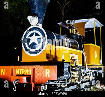 New Delhi Inde – Mars 3 2021 : ancien moteur de locomotive à vapeur pour le train indien au Musée ferroviaire de Delhi Inde, moteurs de train tirant des trains Banque D'Images