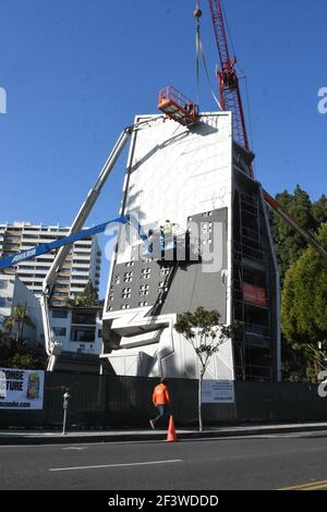 West Hollywood, Californie, États-Unis 17 mars 2021 UNE vue générale de Sunset spectaculaire Immersive Billboard Construction sur Sunset Blvd le 17 mars 2021 à West Hollywood, Californie, États-Unis. Photo par Barry King/Alay stock photo Banque D'Images