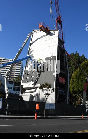 West Hollywood, Californie, États-Unis 17 mars 2021 UNE vue générale de Sunset spectaculaire Immersive Billboard Construction sur Sunset Blvd le 17 mars 2021 à West Hollywood, Californie, États-Unis. Photo par Barry King/Alay stock photo Banque D'Images