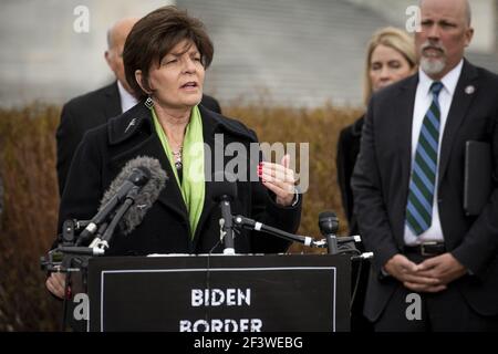 Yvette Herrell, représentante des États-Unis (républicaine du Nouveau-Mexique), fait des remarques lors d'une conférence de presse du House Freedom Caucus sur l'immigration à la frontière sud, à l'extérieur du capitole des États-Unis à Washington, DC, USA, le mercredi 17 mars, 2021. Photo de Rod Lamkey/CNP/ABACAPRESS.COM Banque D'Images