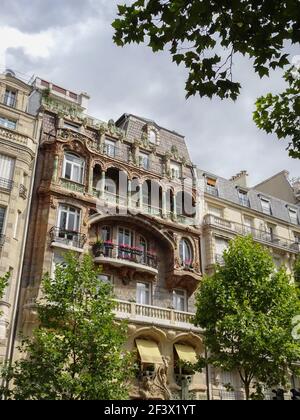 Paris (France) : façade du bâtiment Lavirotte, bâtiment Art Nouveau inhabituel au 29 avenue Rapp dans le 7ème arrondissement (quartier), patrimoine de t Banque D'Images