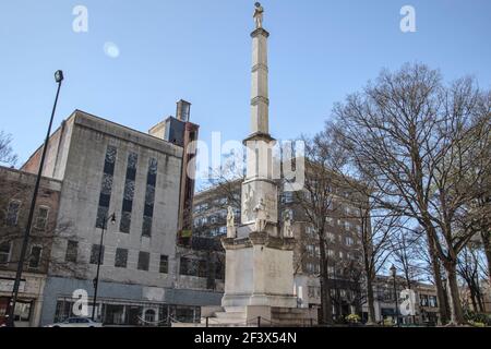 Augusta, GA USA - 02 21 21: Un monument au centre-ville Augusta grand soldat pittoresque sur le dessus Banque D'Images