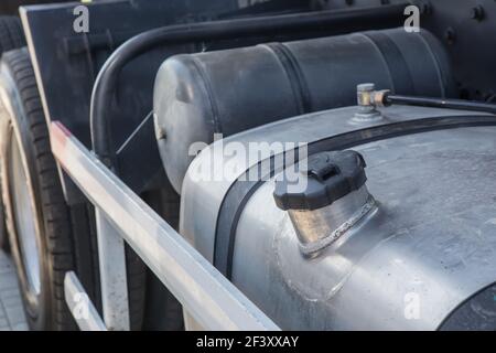 Réservoir de carburant avec couvercle. Gros plan Banque D'Images