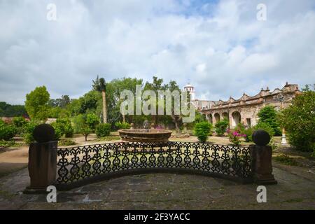 Paysage pittoresque avec vue sur la Colonial Hacienda de Peotillos à Villa Hidalgo, San Luis Potosí Mexique. Banque D'Images