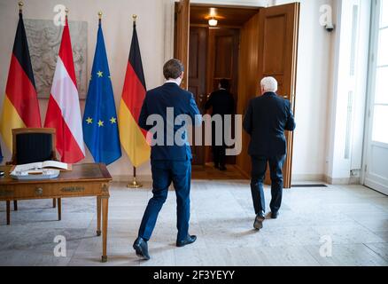 Berlin, Allemagne. 18 mars 2021. Le Président fédéral Frank-Walter Steinmeier (r) et Sebastian Kurz, Chancelier d'Autriche, se rencontrent pour des entretiens au Palais Bellevue. Credit: Bernd von Jutrczenka/dpa/Alamy Live News Banque D'Images