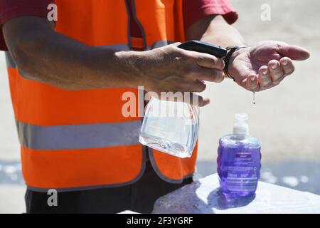 Gel hydroalcoolique pour se laver les mains - France Banque D'Images