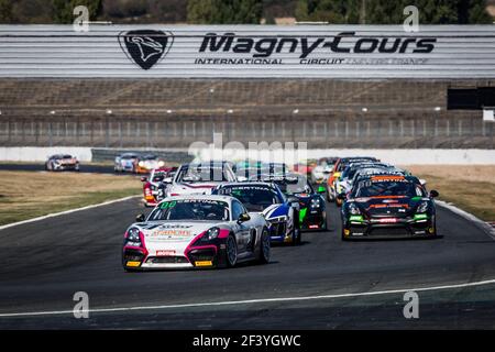 GT4 FFSA, départ à l'occasion du championnat français de circuit 2018 FFSA GT, du 7 au 9 septembre à Magny-cours, France - photo Thomas Fenetre / DPPI Banque D'Images