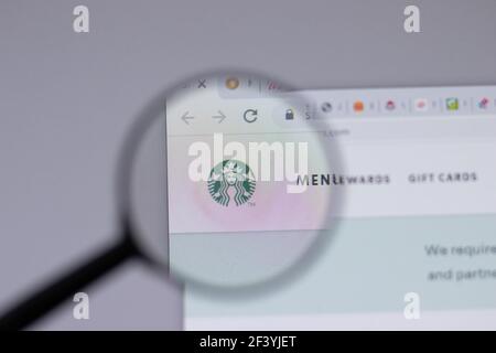 New York, Etats-Unis - 18 mars 2021 : icône du logo de la société Starbucks sur le site Web, Editorial Banque D'Images