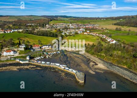 Vue aérienne du port d'Aberdour à marée basse, Fife, Écosse Banque D'Images