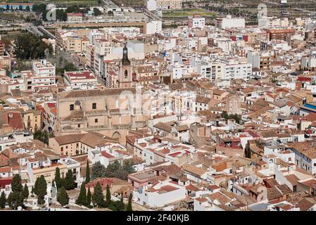 Vue aérienne de la ville de Sagunto dans la province de Valence avec l'église de Santa Maria, Espagne, Europe Banque D'Images