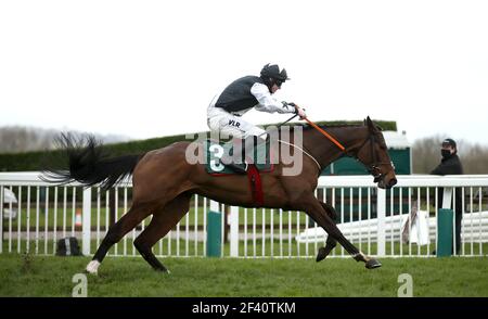 Le mont Ida, monté par Jack Kennedy, remporte le Fulke Walwyn Kim Muir Challenge Cup Handicap Chase pendant la troisième journée du Cheltenham Festival à l'hippodrome de Cheltenham. Date de la photo: Jeudi 18 mars 2021. Banque D'Images