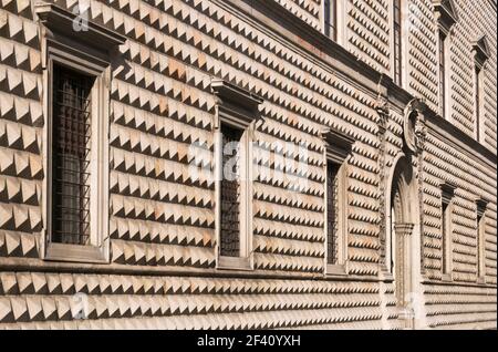 Palazzo dei Diamanti, l'étage principal du Palais abrite la Pinacothèque Nazionale di Ferrara (Galerie nationale de peinture de Ferrare). Ferrara, Italie. Banque D'Images