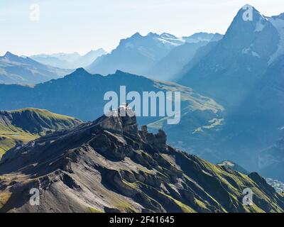 Suisse Schilthorn région de Jungfrau. Vue depuis Schilthorn qui est un sommet de 2,970 mètres de haut dans les Alpes bernoises en Suisse, au-dessus de Mürren. Banque D'Images