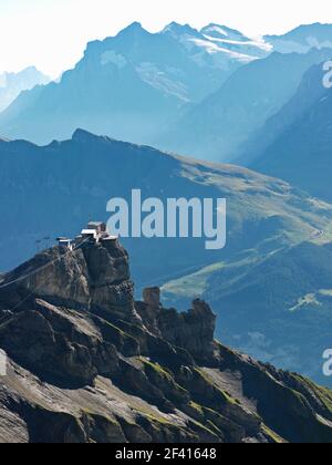 Suisse Schilthorn région de Jungfrau. Vue depuis Schilthorn qui est un sommet de 2,970 mètres de haut dans les Alpes bernoises en Suisse, au-dessus de Mürren. Banque D'Images