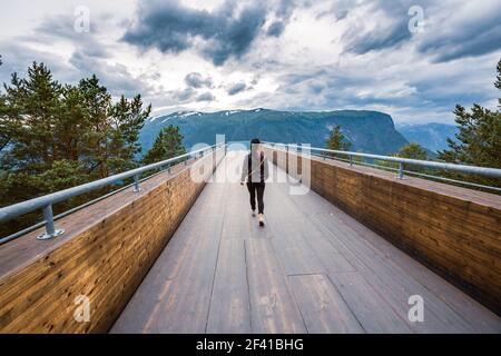 Belvédère Stegastein observation deck view point. La belle nature de la Norvège. Banque D'Images