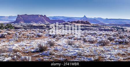 Vue panoramique sur un paysage pittoresque et isolé en hiver, à proximité du parc national d'Arches, Utah Banque D'Images