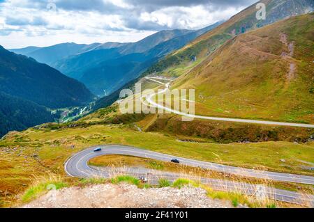 La route Transfagarasan (Transfagarash), la plus belle et dangereuse route en Europe, la Roumanie. Carpates, crête Fagaras. Banque D'Images