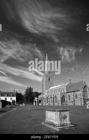 Vue d'été sur l'église St Wendreda, March Town, Cambridgeshire, Angleterre, Royaume-Uni Banque D'Images