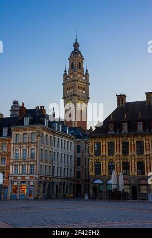 Lille, le beffroi de la chambre de commerce vue de la grande place, Flandre française Banque D'Images