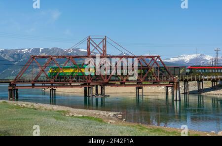 Canada, Yukon, Carcross, pont tournant traversant la rivière Nares construit en 1900, toujours utilisé par le train touristique White Pass & Yukon route Banque D'Images