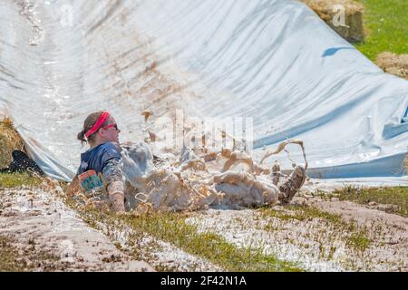 Poley Mountain, Nouveau-Brunswick, Canada - 25 juin 2016 : participation à la collecte de fonds annuelle « la course de boue au cœur ». Banque D'Images