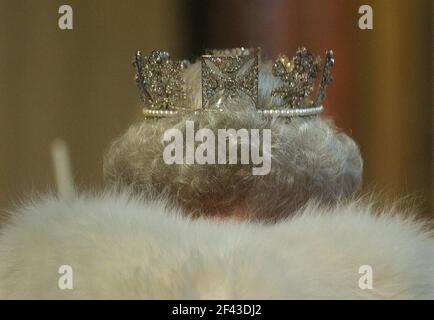 La reine Elizabeth II de Grande-Bretagne quitte le palais de Westminster après l'ouverture du Parlement à Londres. APPUYEZ SUR ASSOCIATION photo. Date de la photo: Mercredi 15 novembre 2006. La lutte contre le terrorisme sera l'un des principaux éléments du discours de la Reine d'aujourd'hui, comme cela a été le cas chaque année depuis 9-11. Downing Street a caractérisé le paquet comme un discours de la reine pour la majorité aspirant Banque D'Images