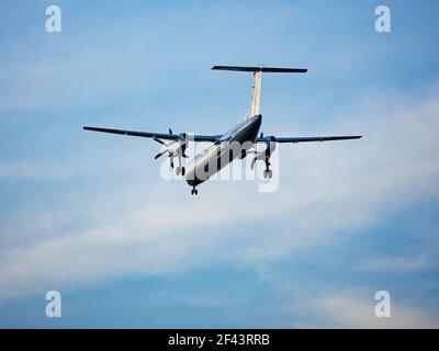 Richmond, Colombie-Britannique, Canada. 8 mars 2021. Un avion de ligne régional bimoteur Air Canada Express DeHavilland Canada Dash 8-400 débarquant à l'aéroport international de Vancouver. Crédit : Bayne Stanley/ZUMA Wire/Alay Live News Banque D'Images