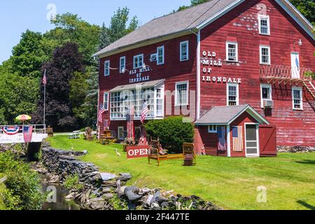 Géographie / voyage, Etats-Unis, New York, Millerton, New York, Old Mill of Irondale, magasin d'antiquités, droits supplémentaires-déstockage-Info-non-disponible Banque D'Images