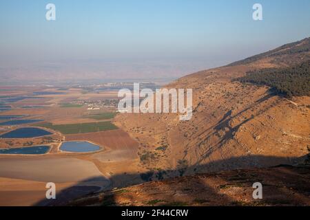 Vue sur la vallée de Jezreel depuis le point d'observation du mont Gilboa, Israël Banque D'Images