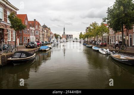 Canal, cityscape, Alkmaar, Pays-Bas Banque D'Images