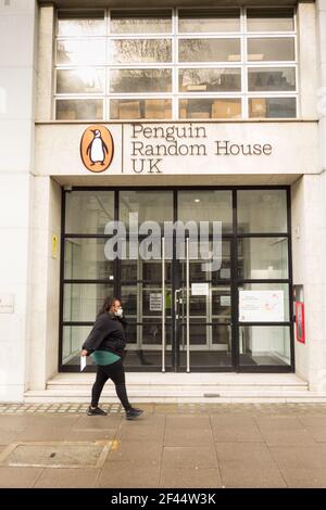 L'entrée de Penguin Random House, Vauxhall Bridge Road, Londres, SW1, Angleterre, ROYAUME-UNI Banque D'Images