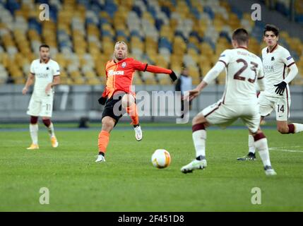 Non exclusif: KIEV, UKRAINE - 18 MARS 2021 - milieu de terrain Marlos (L) du FC Shakhtar Donetsk est photographié pendant le Round de l'UEFA Europa League de 16 2ème Banque D'Images