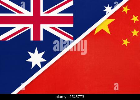 Australie et Chine ou RPC, drapeaux nationaux du textile. Relation, partenariat et rapprochement entre deux pays. Banque D'Images