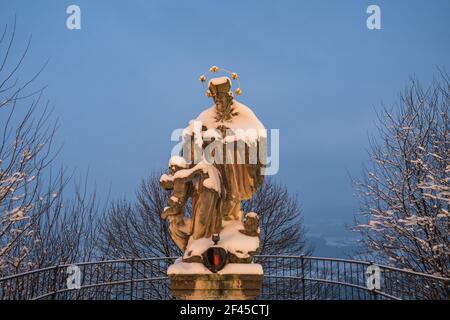 Statue de Saint Jean de Nepomuk ou de John Nepomucene à Sonntagberg, Mostviertel, Basse-Autriche par un artiste anonyme du min XVIIIe siècle. Banque D'Images