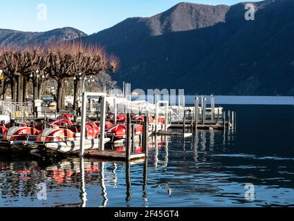 Vue panoramique sur le lac de Lugano, la superbe ville de Lugano célèbre destination touristique et les montagnes environnantes.Canton Ticino, Suisse. Banque D'Images