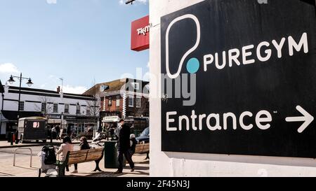 Londres, Royaume-Uni, mars 19 2021, le centre de fitness Pure Gym est fermé pendant le verrouillage du coronavirus Covid-19 Banque D'Images