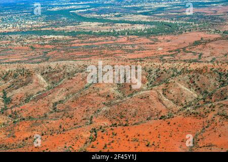 Australie, territoire du Nord, vue sur l'arerial depuis l'arrière-pays avec assèchement de la rivière autour d'Alice Springs Banque D'Images