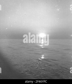 Photos de voyage Norvège. Ambiance nocturne sur l'Atlantique en face de la côte norvégienne Banque D'Images