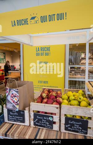 LA PREMIÈRE BOUTIQUE LA RUCHE QUI DIT OUI A SCEAUX Banque D'Images