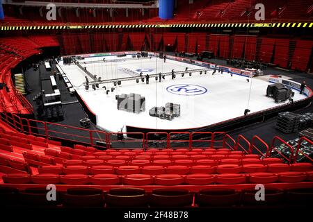 Les préparatifs sont en cours pour les Championnats du monde de patinage artistique 2021 de l'UIP à la Stockholm Globe Arena, à Stockholm, en Suède, le 19 mars 2021. L'événement devrait avoir lieu du 22 au 28 mars 2021. Photo: Jessica Gow / TT / code 10070 *** SUÈDE OUT *** Banque D'Images